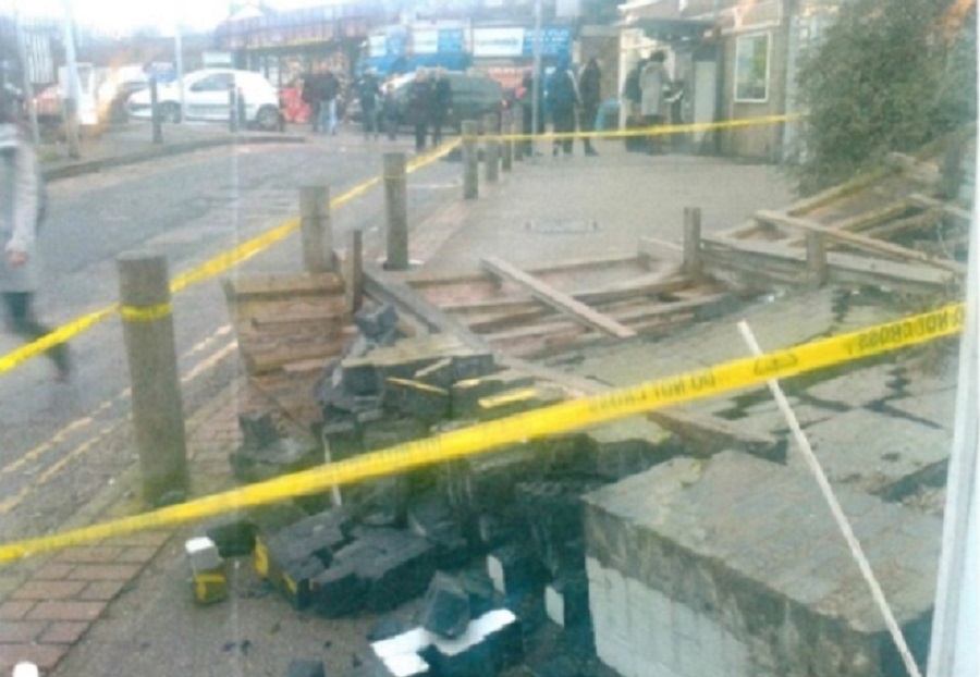 Signage safety Hoarding Accident
